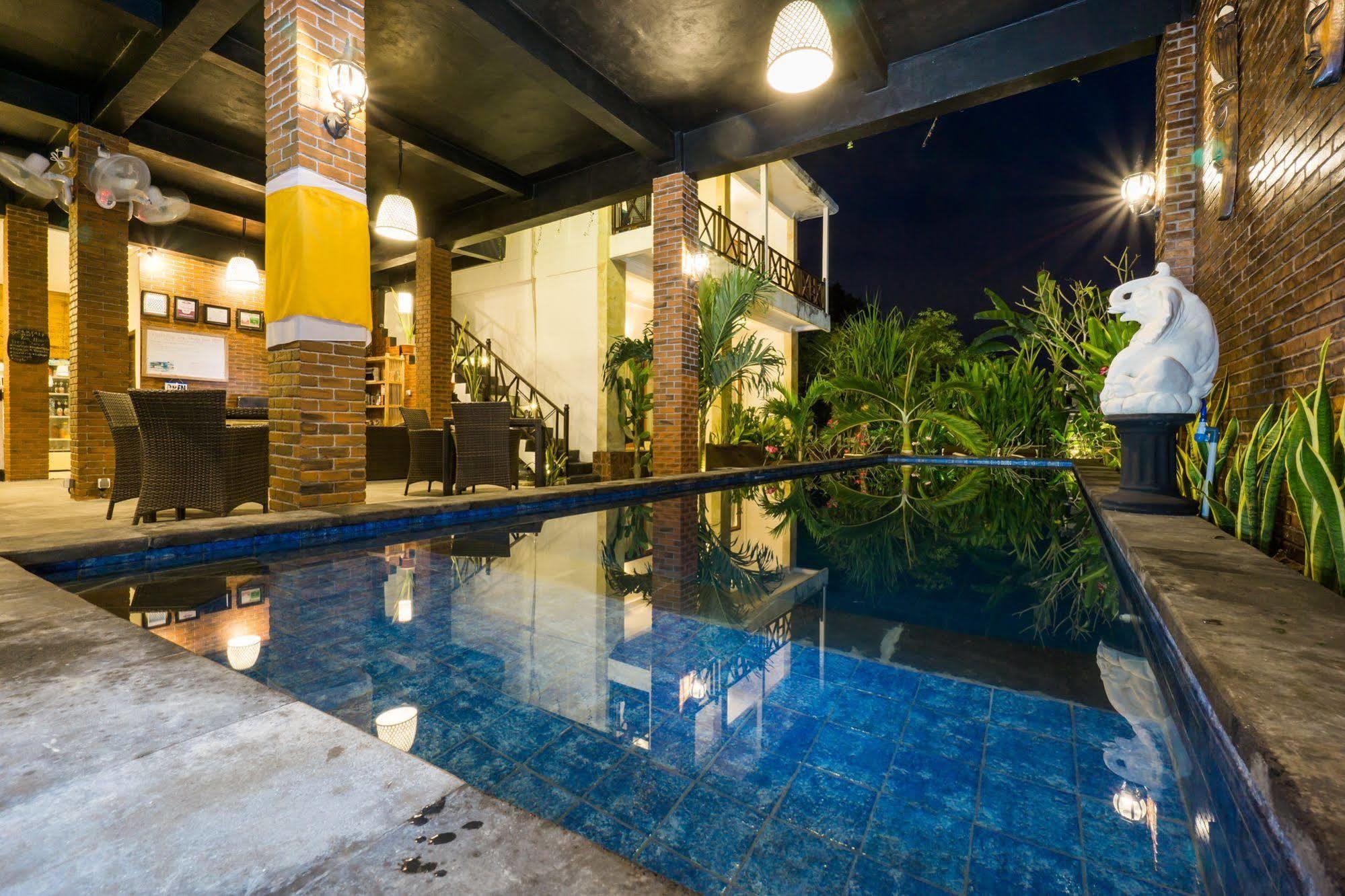 Privatunterkunft Nyuh Gading *